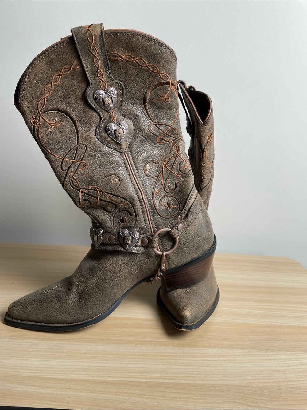 Women’s Durango Size 7 Distressed Boots Hearts Brown Harness Western Cowgirl